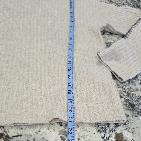 Line Ribbed Turtleneck Sweater - Picture 6 of 6